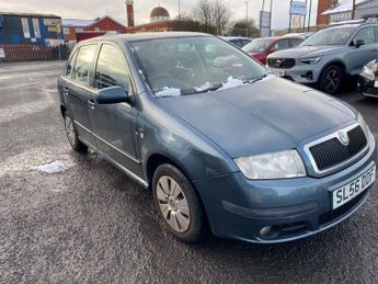 Skoda Fabia 1.4 16V Ambiente Hatchback 5dr Petrol Manual (158 g/km, 100 bhp)