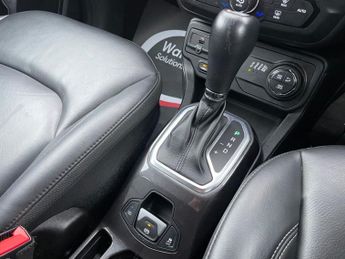 JEEP RENEGADE 1.3 GSE T4 11.4kWh Limited SUV 5dr Petrol Plug-in Hybrid Auto 4x