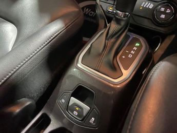 JEEP RENEGADE 1.3 GSE T4 11.4kWh Limited SUV 5dr Petrol Plug-in Hybrid Auto 4x