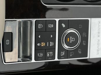 LAND ROVER RANGE ROVER 3.0 TD V6 Vogue SE SUV 5dr Diesel Auto 4WD Euro 6 (s/s) (258 ps)