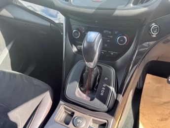 FORD KUGA 2.0 TDCi ST-Line SUV 5dr Diesel Powershift Euro 6 (120 ps)
