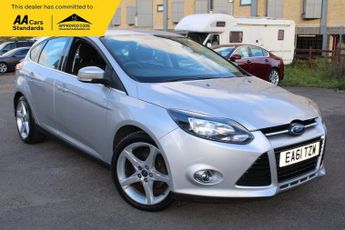 Ford Focus 1.6 Titanium Hatchback 5dr Petrol Powershift Euro 5 (125 ps)