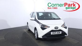 Toyota AYGO 1.0 VVT-i x-play Hatchback 5dr Petrol x-shift Euro 6 (Safety Sen