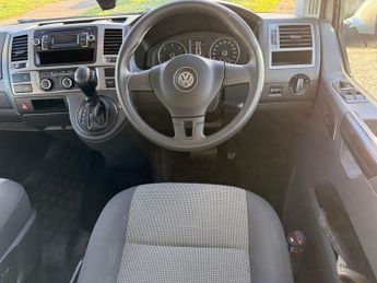 VOLKSWAGEN TRANSPORTER SHUTTLE (WAV) 2.0 TD T30 SE  Minibus 4dr Diesel DSG L1 H1 