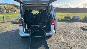 VOLKSWAGEN TRANSPORTER SHUTTLE (WAV) 2.0 TD T30 SE  Minibus 4dr Diesel DSG L1 H1 