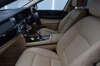 BMW 7 SERIES 3.0 740i SE Saloon 4dr Petrol Auto Euro 5 (s/s) (320 ps)