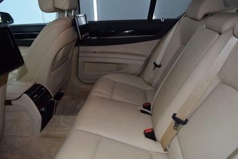 BMW 7 SERIES 3.0 740i SE Saloon 4dr Petrol Auto Euro 5 (s/s) (320 ps)
