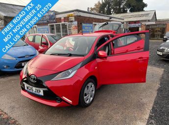 Toyota AYGO 1.0 VVT-i x-play Hatchback 5dr Petrol Manual Euro 5 Euro 5 (68 p