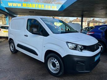 PEUGEOT E-PARTNER 800 50kWh Professional Premium + Electric Van Auto SWB (7.4kW Ch