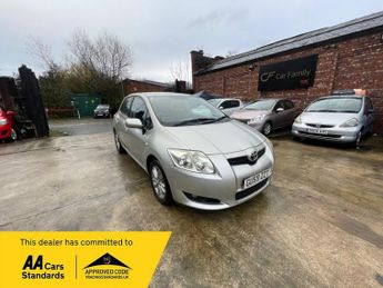 Toyota Auris 1.33 VVT-i TR Hatchback 5dr Petrol Manual (s/s) (135 g/km, 100 b