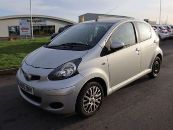 Toyota AYGO 1.0 VVT-i Platinum Hatchback 5dr Petrol Manual Euro 4 (67 bhp)