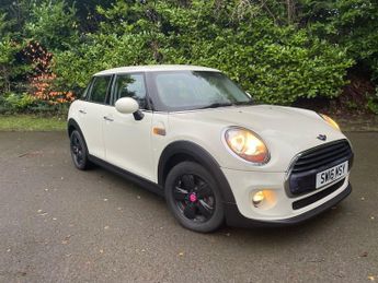 MINI Hatch 1.5 COOPER 5d 134 BHP