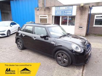 MINI Hatch 2.0 Cooper S Classic Hatchback 5dr Petrol Steptronic Euro 6 (s/s