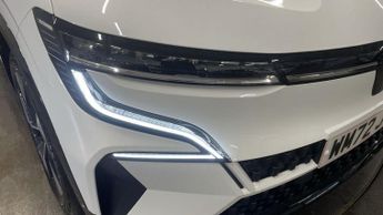 RENAULT MEGANE E-TECH EV60 60kWh equilibre Hatchback 5dr Electric Auto (optimum charge
