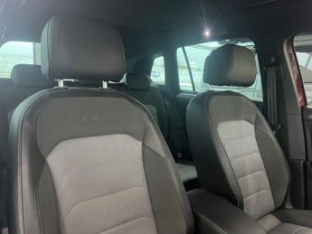 VOLKSWAGEN TIGUAN 2.0 TDI BlueMotion Tech R-Line SUV 5dr Diesel DSG 4Motion Euro 6