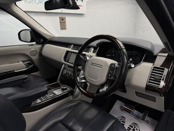 LAND ROVER RANGE ROVER 4.4 SD V8 Autobiography SUV 5dr Diesel Auto 4WD Euro 6 (s/s) (33