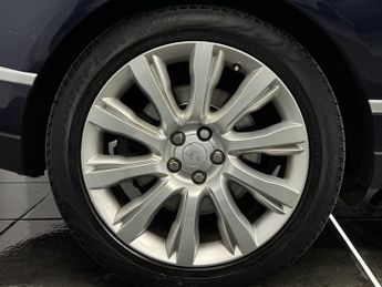 LAND ROVER RANGE ROVER 4.4 SD V8 Autobiography SUV 5dr Diesel Auto 4WD Euro 6 (s/s) (33