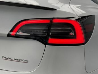 TESLA Model 3 (Dual Motor) Performance Saloon 4dr Electric Auto 4WDE (Performa