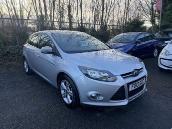 Ford Focus 1.6 Zetec Hatchback 5dr Petrol Manual Euro 5 (105 ps)