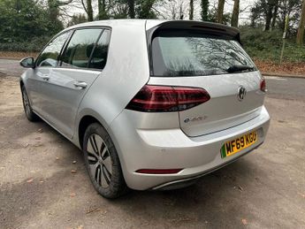 VOLKSWAGEN E-GOLF 35.8kWh e-Golf Hatchback 5dr Electric Auto (136 ps)