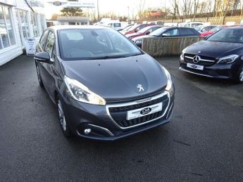 Peugeot 208 1.2 PureTech Signature Hatchback 5dr Petrol Manual Euro 6 (s/s) 