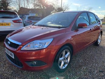 Ford Focus 1.6 Zetec Hatchback 5dr Petrol Manual (161 g/km, 99 bhp)