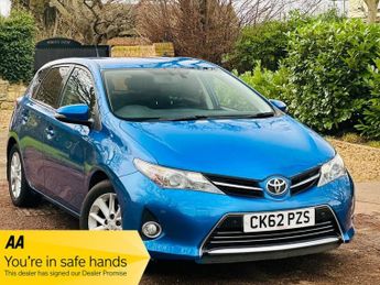 Toyota Auris 1.4 D-4D Excel Hatchback 5dr Diesel Manual Euro 5 (s/s) (90 ps)