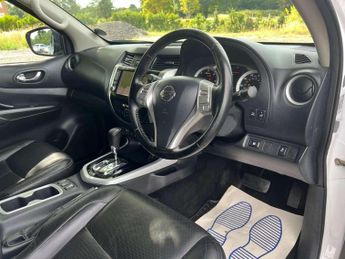 NISSAN NAVARA 2.3 Navara Tekna dCi Auto 4WD 5dr