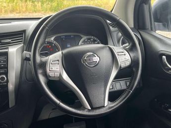 NISSAN NAVARA 2.3 Navara Tekna dCi Auto 4WD 5dr