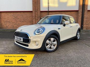 MINI Hatch 1.5 Cooper D Hatchback 5dr Diesel Steptronic Euro 6 (s/s) (116 p