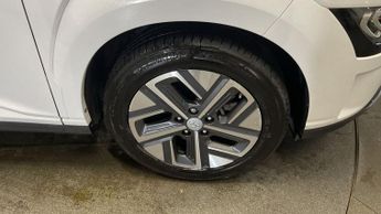 HYUNDAI KONA 64kWh Premium SUV 5dr Electric Auto (10.5kW Charger) (204 ps)