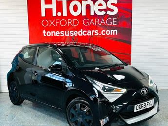 Toyota AYGO 1.0 VVT-i x-play Hatchback 5dr Petrol Manual Euro 6 (71 ps)