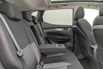 NISSAN QASHQAI 1.6 dCi N-Connecta SUV 5dr Diesel XTRON Euro 6 (s/s) (130 ps)
