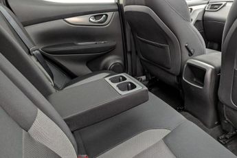 NISSAN QASHQAI 1.6 dCi N-Connecta SUV 5dr Diesel XTRON Euro 6 (s/s) (130 ps)