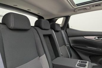 NISSAN QASHQAI 1.6 dCi N-Connecta SUV 5dr Diesel XTRON Euro 6 (s/s) (130 ps)