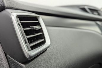 NISSAN QASHQAI 1.6 dCi N-Connecta SUV 5dr Diesel XTRON Euro 6 (s/s) (130 ps)