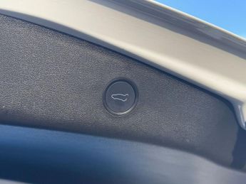TESLA Model 3 (Dual Motor) Long Range Saloon 4dr Electric Auto 4WDE (346 ps)