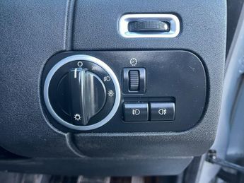 LAND ROVER DISCOVERY 4 3.0 SD V6 XS SUV 5dr Diesel CommandShift 4WD Euro 5 (245 ps)
