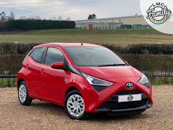 Toyota AYGO 1.0 VVT-i x-play Hatchback 5dr Petrol Manual Euro 6 (71 ps)