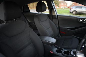 HYUNDAI IONIQ 1.6 h-GDi Premium Hatchback 5dr Petrol Hybrid DCT Euro 6 (s/s) (