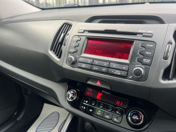 KIA SPORTAGE 2.0 CRDi KX-3 SUV 5dr Diesel Auto AWD Euro 5 (134 bhp)