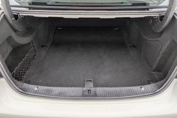 MERCEDES-BENZ E-CLASS 2.1 E220 CDI AMG Sport Saloon 4dr Diesel G-Tronic+ Euro 5 (s/s) 