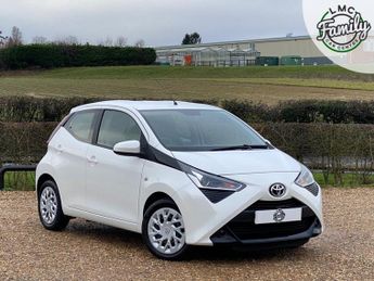 Toyota AYGO 1.0 VVT-i x-play Hatchback 5dr Petrol Manual Euro 6 (71 ps)