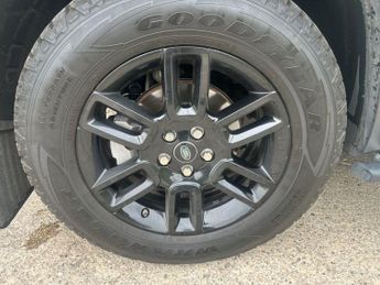 LAND ROVER DEFENDER 2.0 SD4 S SUV 5dr Diesel Auto 4WD Euro 6 (s/s) (200 ps)