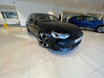 Audi A4 2.0 TFSI 35 Black Edition Saloon 4dr Petrol Manual Euro 6 (s/s) 