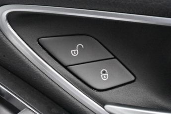 MERCEDES-BENZ C-CLASS 2.1 C220d AMG Line (Premium Plus) Saloon 4dr Diesel 7G-Tronic+ E