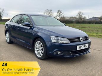 Volkswagen Jetta 2.0 TDI Sport Saloon 4dr Diesel DSG Euro 5 (140 ps)