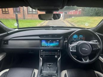 JAGUAR XF 3.0 D V6 S 4d 296 BHP