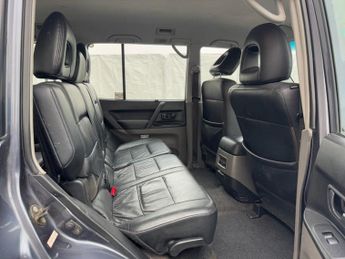 MITSUBISHI SHOGUN 3.2 DI-D Field SUV 5dr Diesel Manual (251 g/km, 158 bhp)