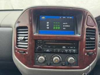 MITSUBISHI SHOGUN 3.2 DI-D Field SUV 5dr Diesel Manual (251 g/km, 158 bhp)